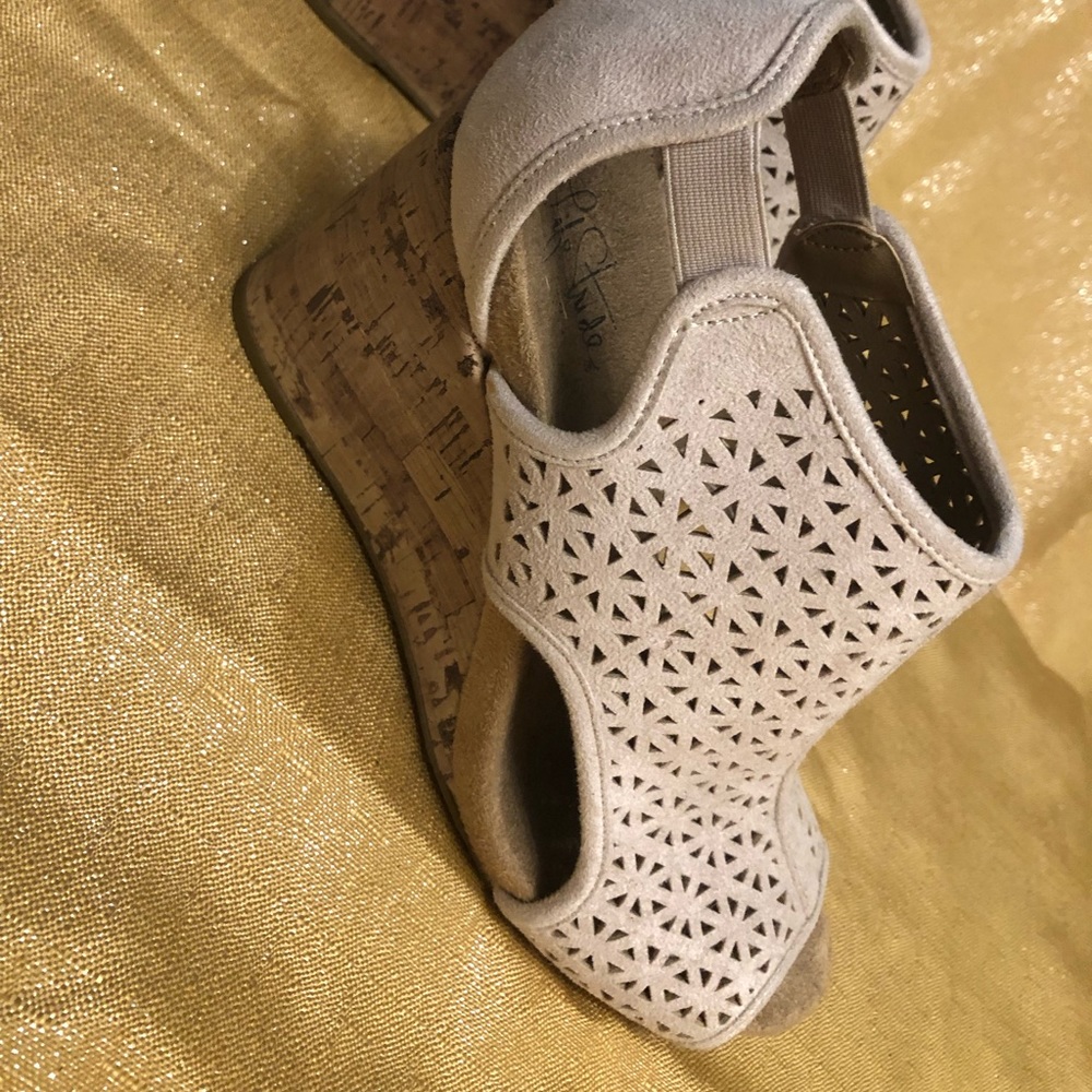 Life Stride Soft System Flex Suede Wedge